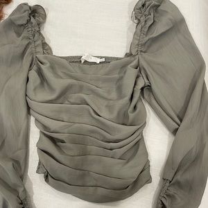 Astr the label moss green square neck long sleeve size xs. Only worn once!!